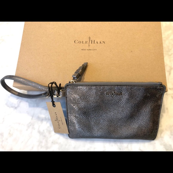 Cole Haan Go Anywhere Wristlet In Black